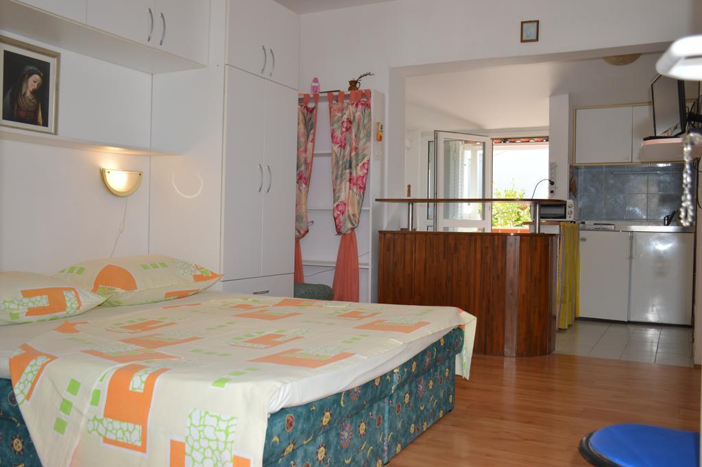 Apartments Marija Bajto Nečujam Exterior foto